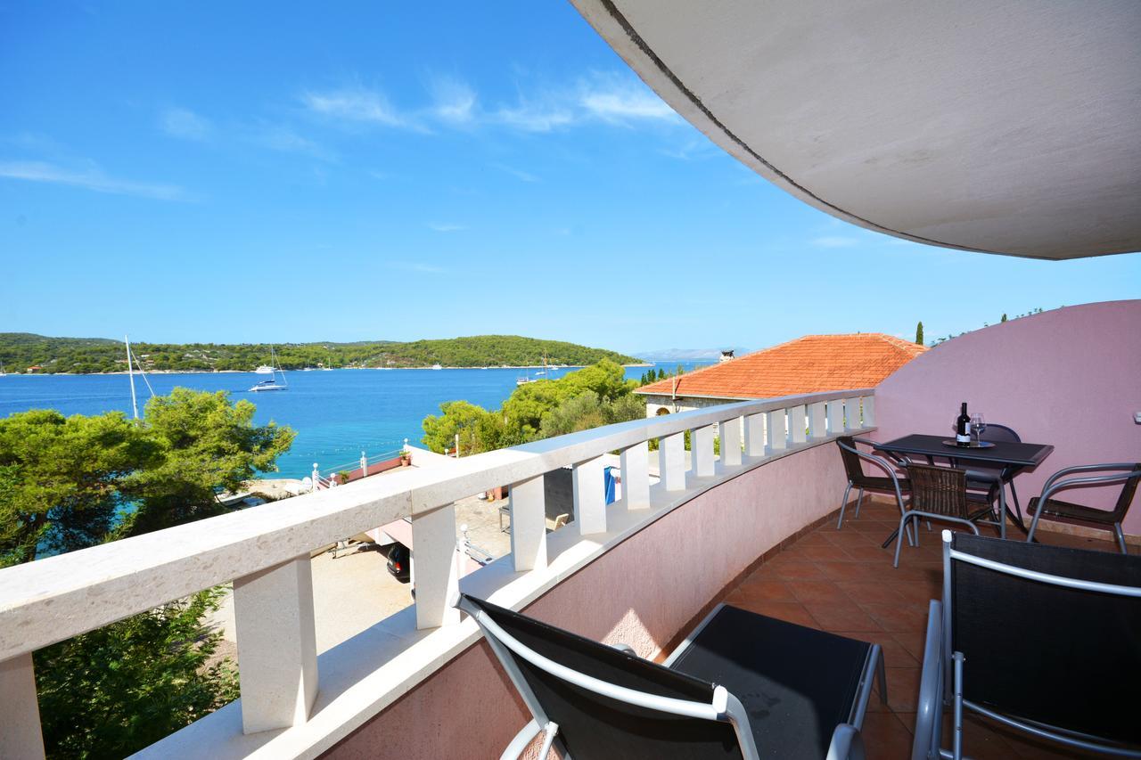 Villa Paris Necujam Exterior photo