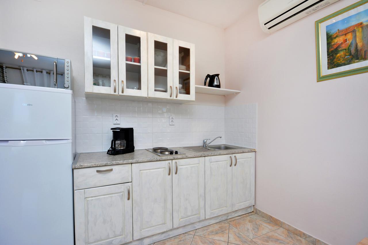 Villa Paris Necujam Exterior photo